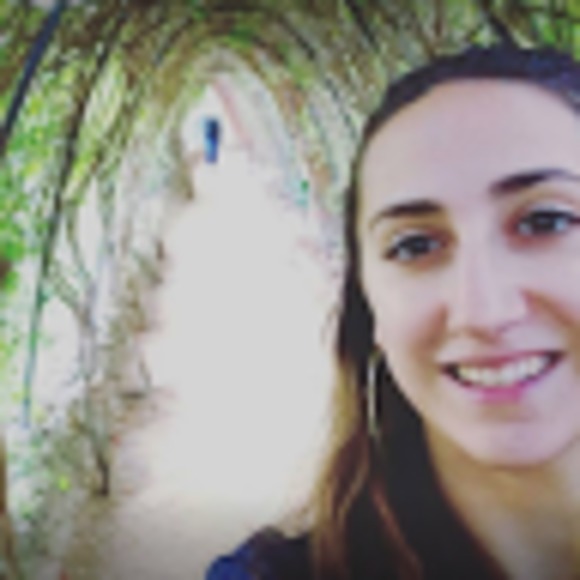 Meet your Posher, Katie - Picture 1 of 1